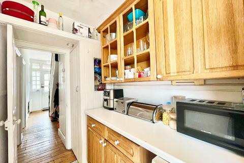 14 Julien Road, London, W5 4XA