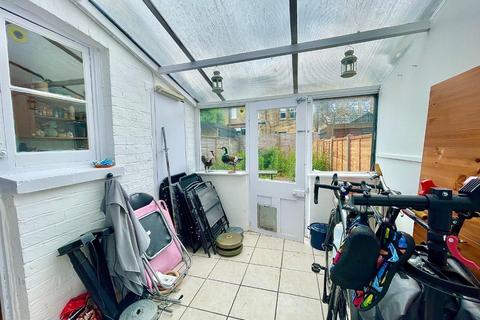 14 Julien Road, London, W5 4XA
