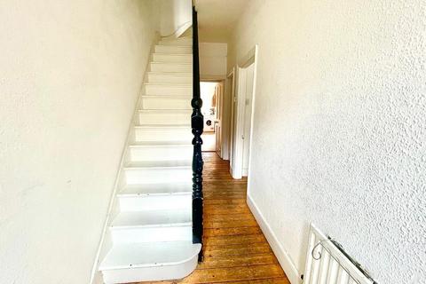 14 Julien Road, London, W5 4XA