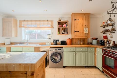 86 Ounsdale Road, Wombourne, Wolverhampton, WV5 8BH