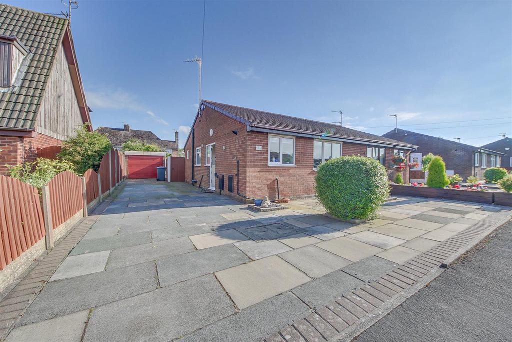Fleetwood Drive, Banks PR9 2 bed semidetached bungalow for sale £175,000