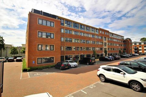 1 bedroom apartment to rent, Wessex Court, Farnborough GU14