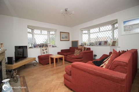 2 bedroom detached bungalow for sale, Devon Gardens, Birchington