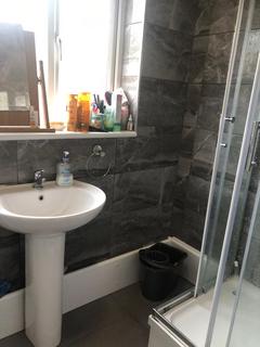 1 bedroom in a house share to rent, Tootal Road, Salford M5