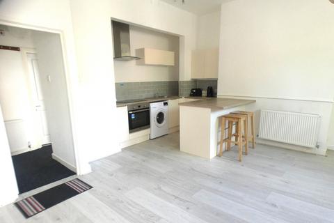 1 bedroom flat to rent, Hathersage Road, Manchester, Manchester, M13