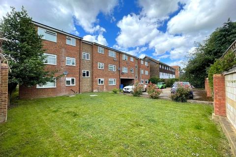 1 bedroom flat for sale, Ashford, Surrey TW15