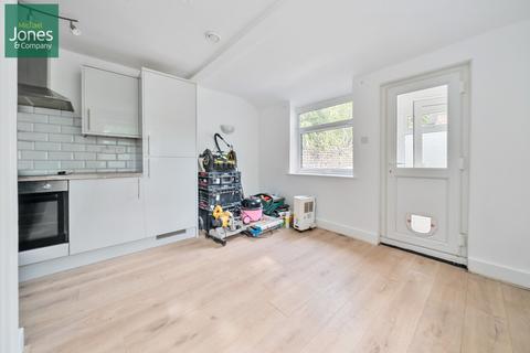 1 bedroom flat to rent, Western Road, Littlehampton, West Sussex, BN17