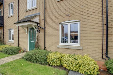 1 bedroom ground floor flat for sale, Theedway, Leighton Buzzard, LU