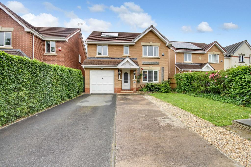 FOXGLOVE CLOSE, BARNSTAPLE EX32 4 bed detached house for sale £375,000