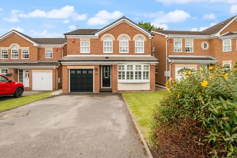 4 bedroom detached house for sale, Lawns Court, Wakefield,