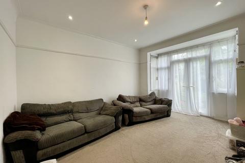 336 Bournemouth Park Road, Southend-on-sea, SS2 5LZ