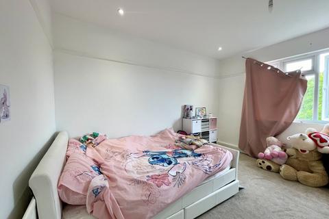 336 Bournemouth Park Road, Southend-on-sea, SS2 5LZ