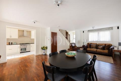 3 bedroom end of terrace house for sale, Avenue Road, London, NW8