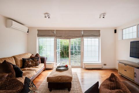 3 bedroom end of terrace house for sale, Avenue Road, London, NW8