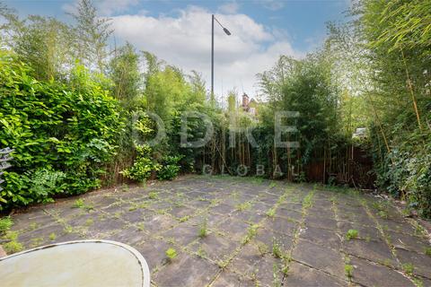 3 bedroom end of terrace house for sale, Avenue Road, London, NW8