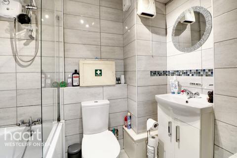 Flat 6, Napier Court West Gordon Place, Southend-on-sea, SS1 1NH