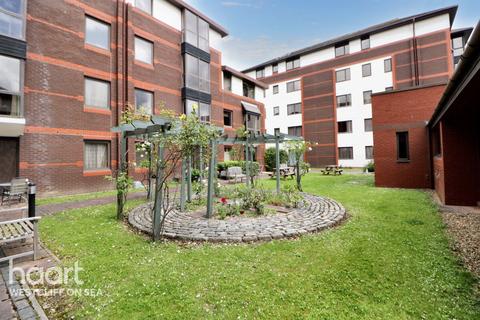 Flat 6, Napier Court West Gordon Place, Southend-on-sea, SS1 1NH