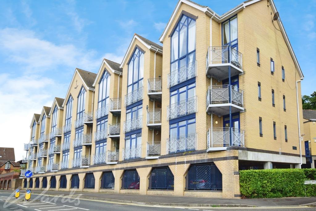 Mayflower House Valetta Way ME1 2 bed apartment to rent £1,200 pcm (£