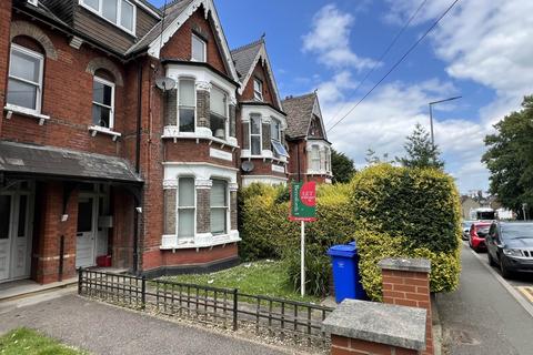 1 bedroom flat for sale, Warley Hill, Brentwood CM14