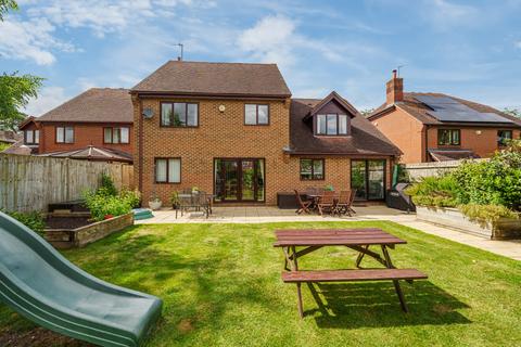 4 bedroom detached house for sale, Park View, Reading RG7