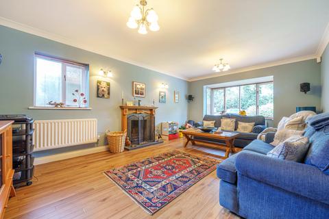 4 bedroom detached house for sale, Park View, Reading RG7