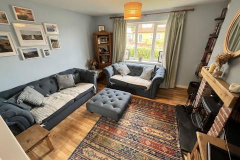 16 Hillcrest Road, Abergavenny, NP7 6BH