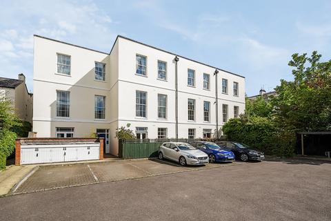 2 bedroom apartment for sale, Berkeley Street, Cheltenham, Gloucestershire, GL52