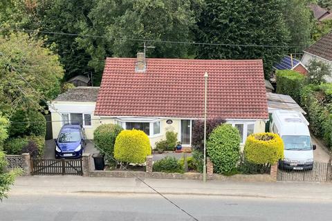 3 bedroom detached bungalow for sale, North Road, Dibden Purlieu, SO45