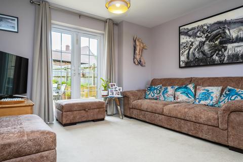 4 bedroom terraced house for sale, Field View Lane