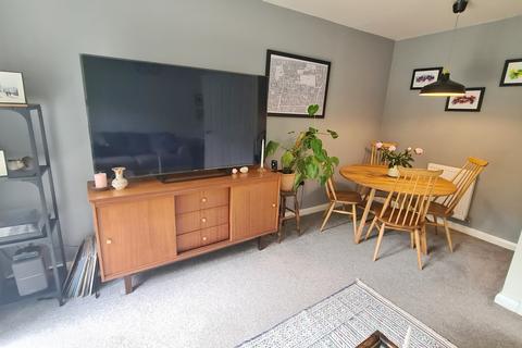 6 Perch Close, Manchester, M12 5GW