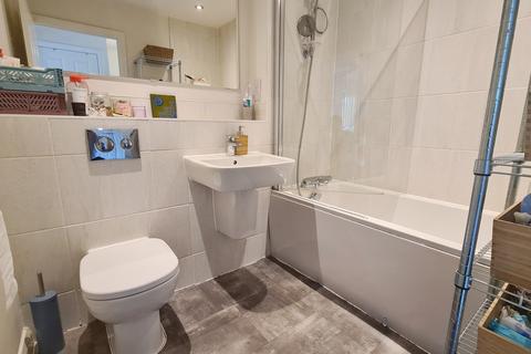 6 Perch Close, Manchester, M12 5GW