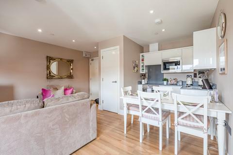 1 bedroom flat for sale, West Byfleet, Surrey KT14