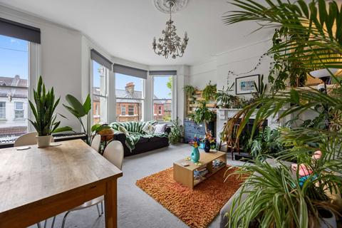 3 bedroom apartment for sale, Bathurst Gardens, Kensal Rise, NW10