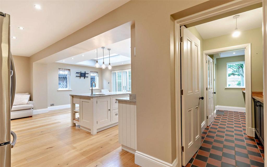 Kitchen/ Utility