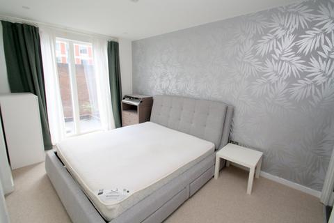 2 bedroom apartment to rent, Fairfield Avenue, STAINES-UPON-THAMES, TW18