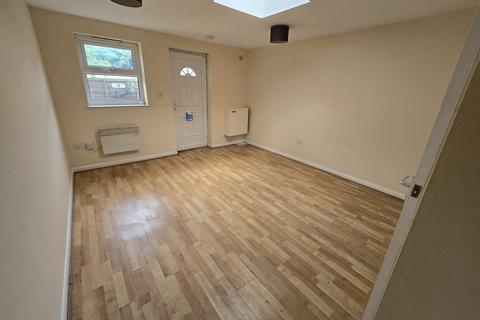 Studio to rent, Hither Green Lane, Lewisham SE26