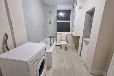 1 bedroom flat to rent, Brixton Water Lane, ,, Brixton SW2