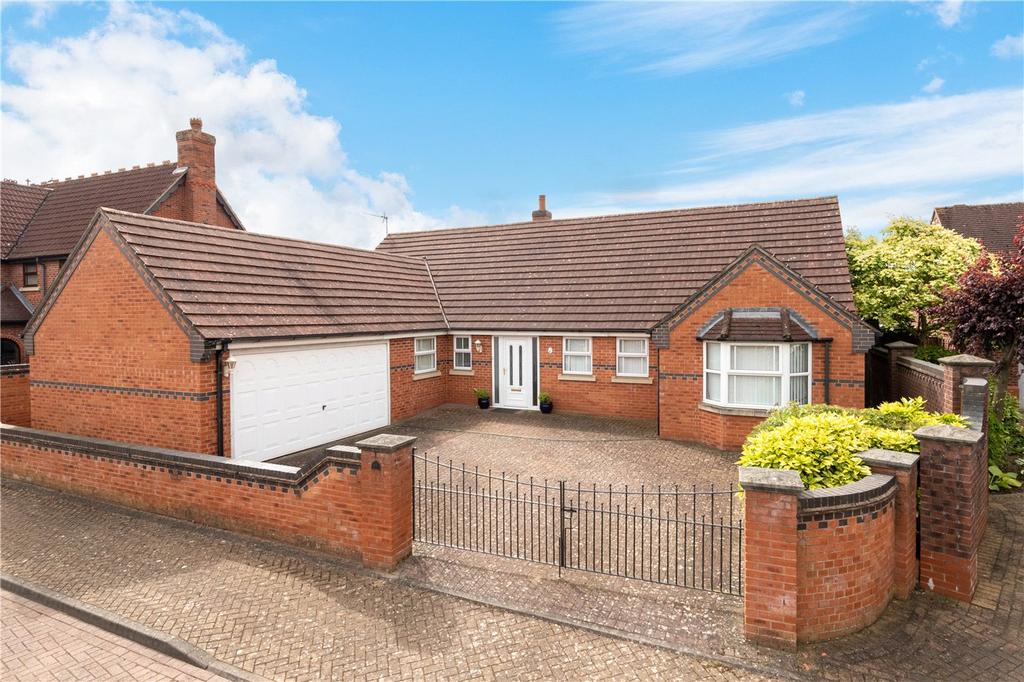 Cheviot Close, Sleaford... 3 bed bungalow for sale £439,950