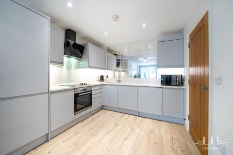 2 bedroom apartment for sale, Hare Lodge, Upper Brentwood Road