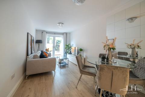 2 bedroom apartment for sale, Hare Lodge, Upper Brentwood Road