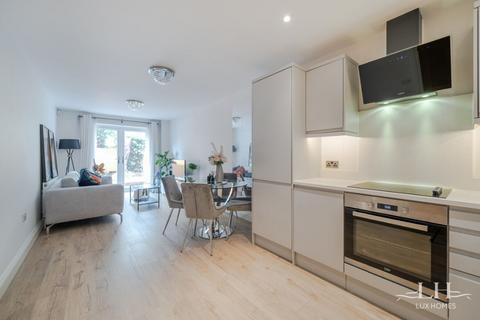 2 bedroom apartment for sale, Hare Lodge, Upper Brentwood Road