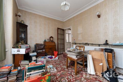 2 bedroom semi-detached house for sale, Bateman Road, Chingford, E4