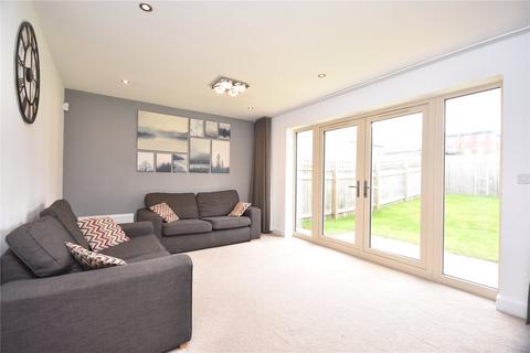 4 bedroom semi-detached house for sale, Glenvale Close, Leeds, West Yorkshire