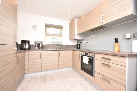 4 bedroom semi-detached house for sale, Glenvale Close, Leeds, West Yorkshire