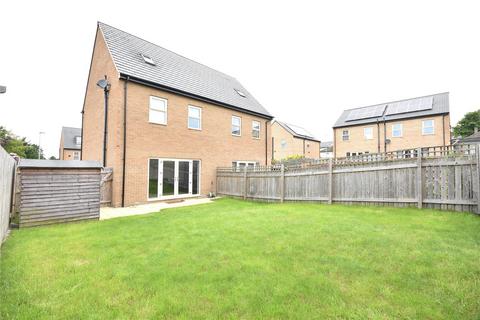 4 bedroom semi-detached house for sale, Glenvale Close, Leeds, West Yorkshire