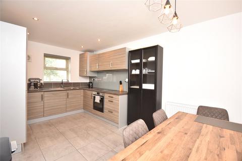 4 bedroom semi-detached house for sale, Glenvale Close, Leeds, West Yorkshire