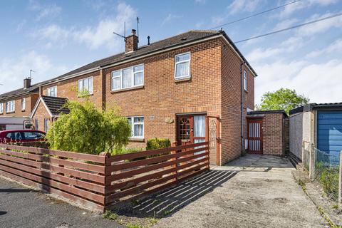 3 bedroom semi-detached house for sale, Bernwood Road, Bicester, OX26