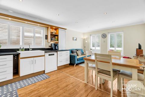 13 Regency Way, Peterborough, PE3 6HJ