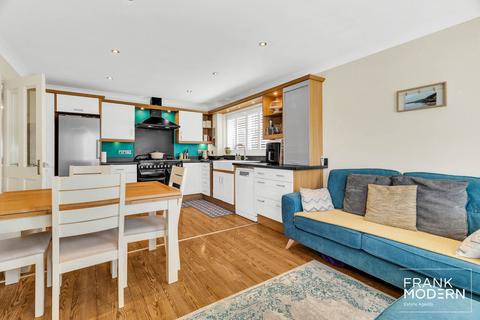 13 Regency Way, Peterborough, PE3 6HJ