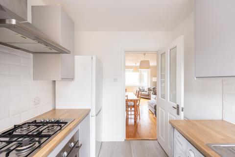 5/11 Craigend Park, Edinburgh, EH16 5XY